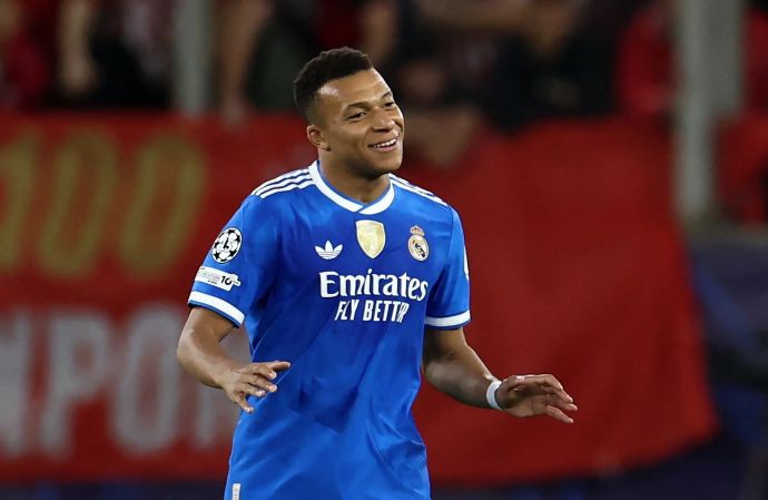 קיליאן אמבפה שחקן ריאל מדריד חוגג שער