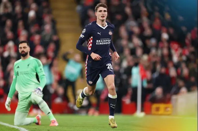 חוס טיל, פ.ס.וו איינדהובן