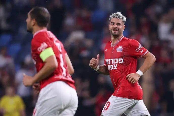 רותם חטואל שחקן הפועל חיפה חוגג שער