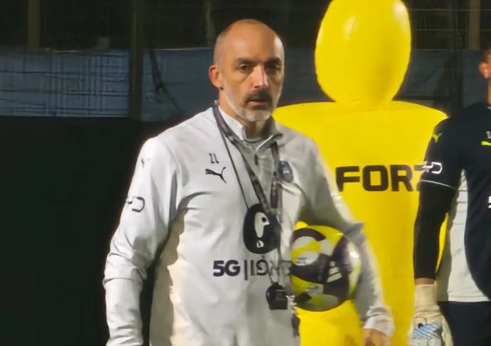 ז'ארקו לאזטיץ' מאמן מכבי תל אביב באימון החזרה