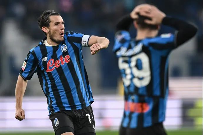 מארטן דה רון שחקן אטאלנטה חוגג שער