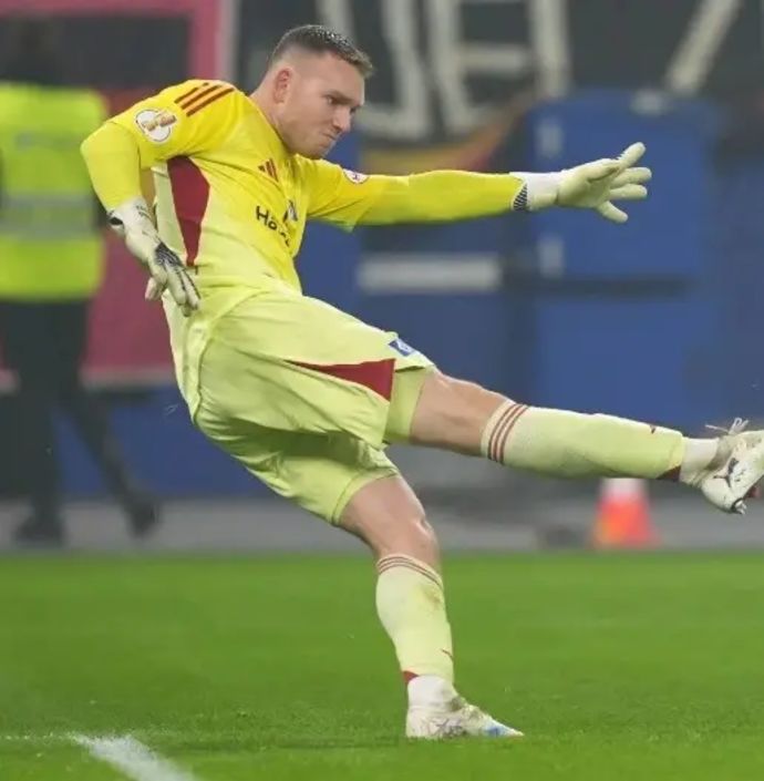 דניאל פרץ שוער המבורג