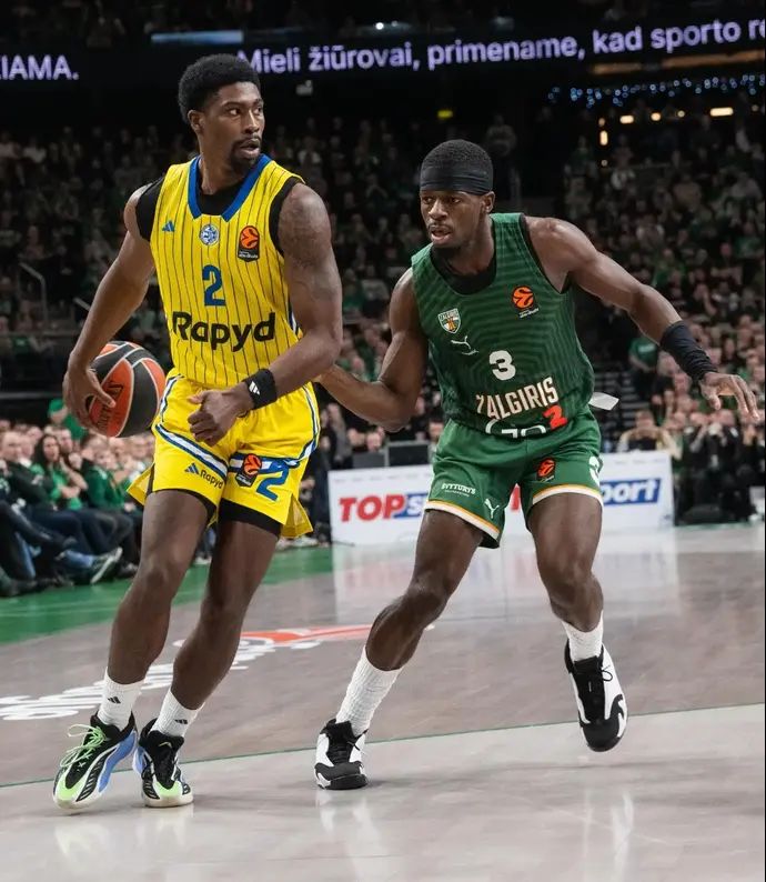 שחקן מכבי תל אביב ג'ימי קלארק