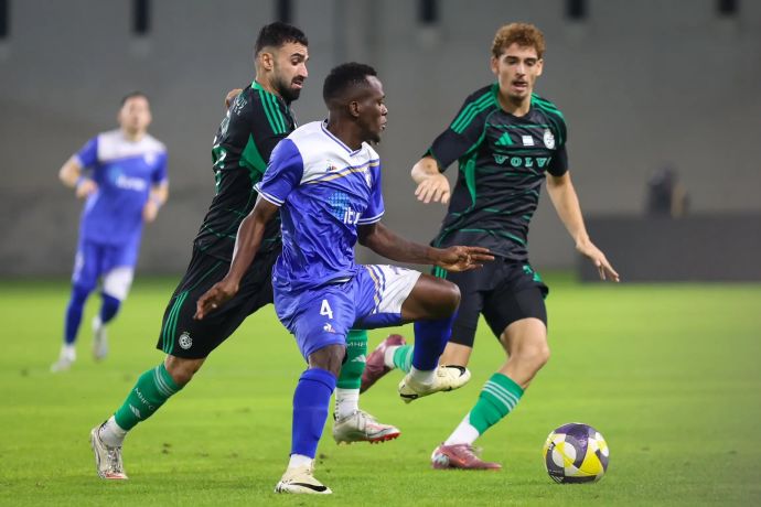 סקו בנגורה שחקן עירוני קרית שמונה לפני מיכאל אוחנה, ינון פיינגזיכט שחקני מכבי חיפה