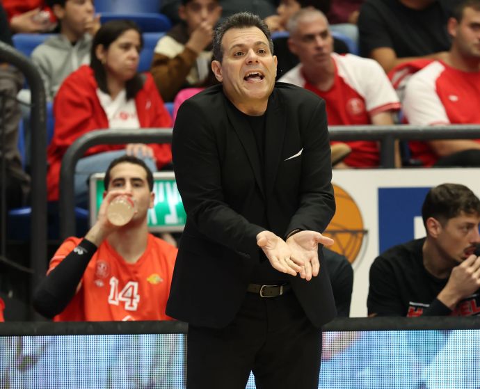 מאמן הפועל תל אביב דימיטריס איטודיס