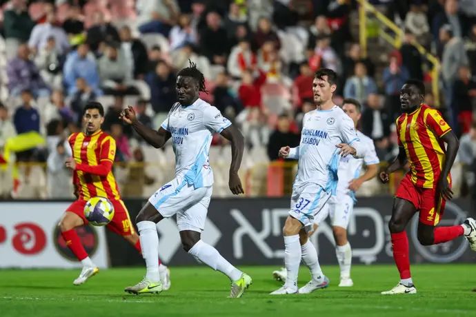 אונדז'יי באצ'ו, סמביניה שחקני עירוני טבריה לפני טימותי אוואני שחקן מ.ס. אשדוד