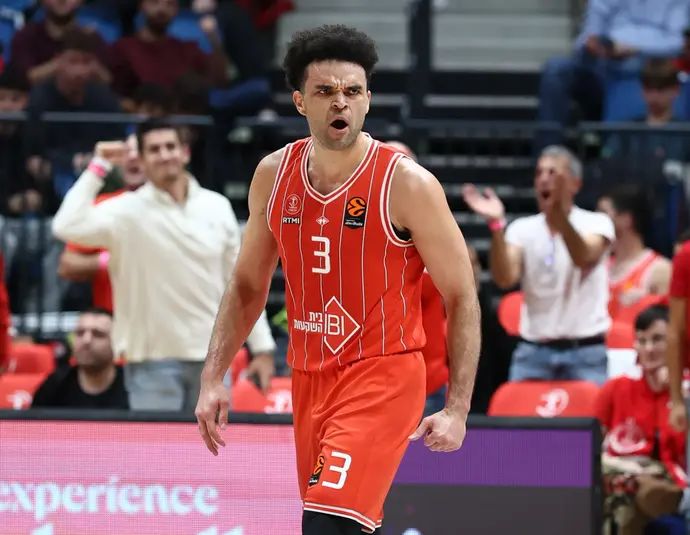 אלייז'ה בריאנט, שחקן הפועל תל אביב