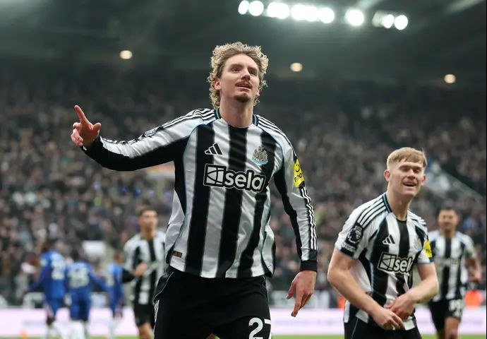 חלוץ ניוקאסל ניק וולטמאדה