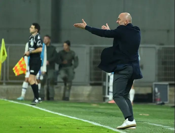 ז'ארקו לאזטיץ' מאמן מכבי תל אביב עצבני