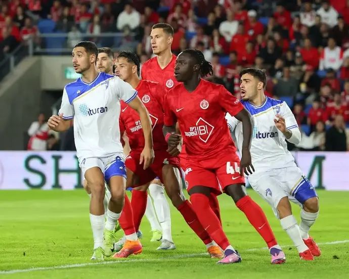 שחקן הפועל תל אביב, דניאל דאפה, במשחק מול עירוני קרית שמונה