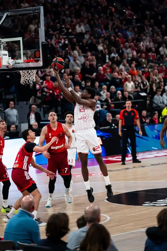 דן אוטורו, הפועל תל אביב