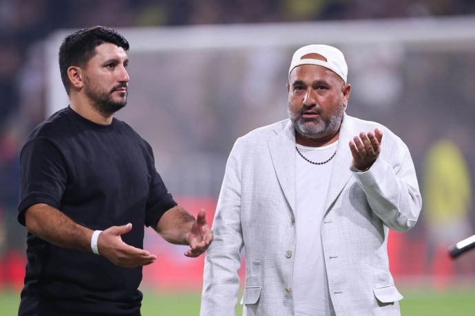 ברק אברמוב בעלים בית"ר ירושלים עם המנהל המקצועי אלמוג כהן