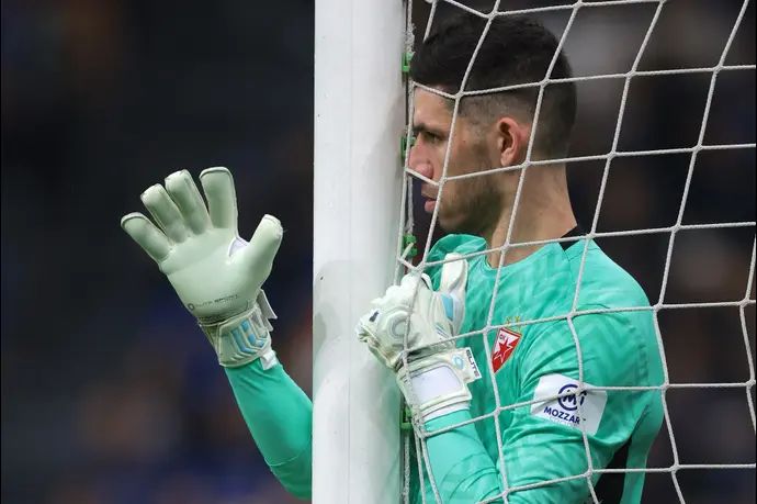 שוער הכוכב האדום בלגרד, עומרי גלזר