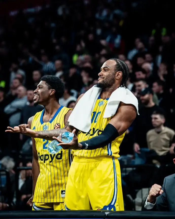 אושיי בריסט, ג'ימי קלארק שחקני מכבי תל אביב