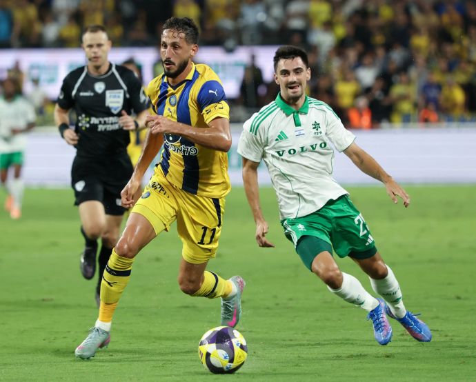 שגיב יחזקאל שחקן מכבי תל אביב לפני ילה בטאי שחקן מכבי חיפה