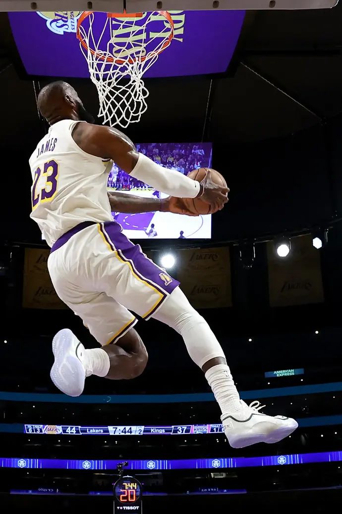 לברון ג'יימס, לייקרס