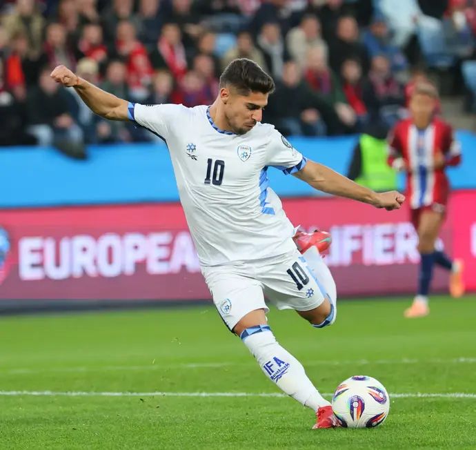 מנור סולומון שחקן נבחרת ישראל