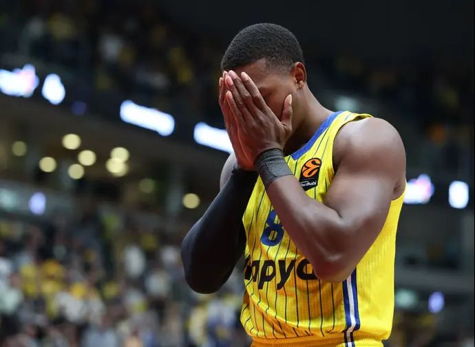 שחקן מכבי תל אביב לוני ווקר