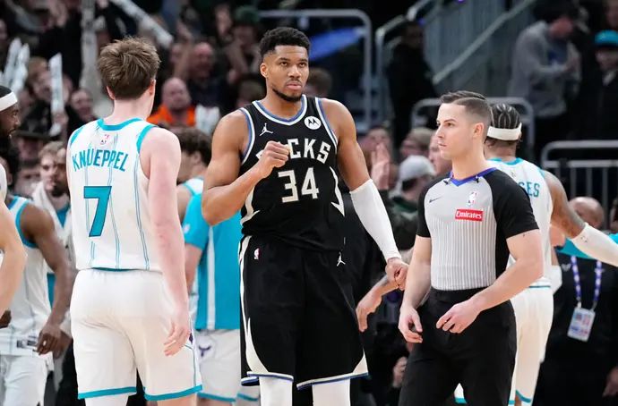 שחקן מילווקי באקס יאניס אנטטוקומפו