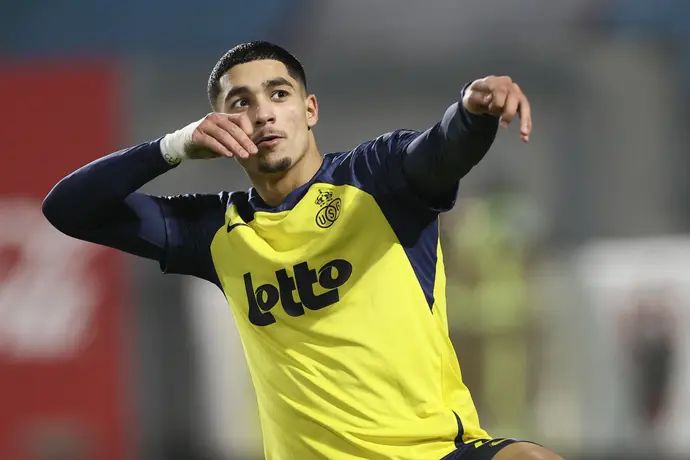 ענאן חלאילי שחקן אוניון סן ז'ילואז חוגג שער