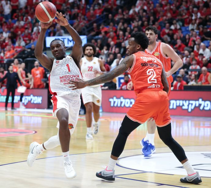 ג'ארד הארפר, הפועל ירושלים, אנטוניו בלייקני, הפועל תל אביב