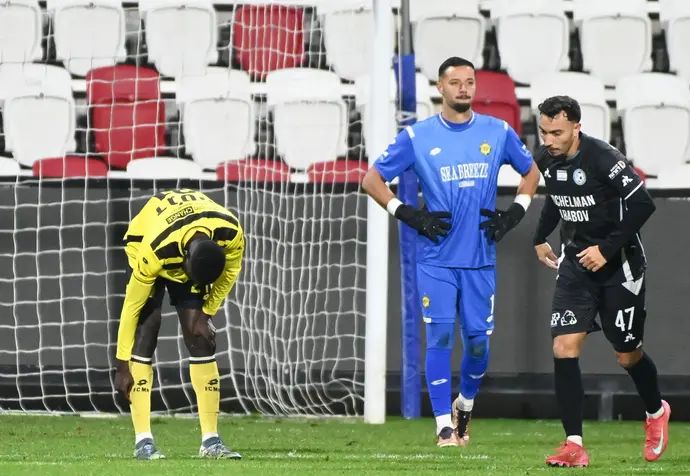 דניאל גולאני, שחקן עירוני טבריה על רקע שחקני מכבי נתניה המאוכזבים והשוער תומר צרפתי