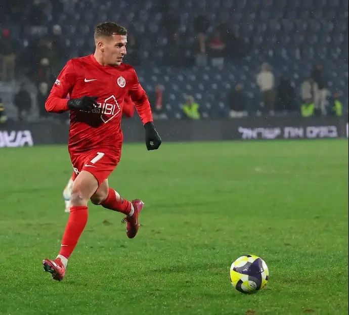 שחקן הפועל תל אביב, רוי קורין