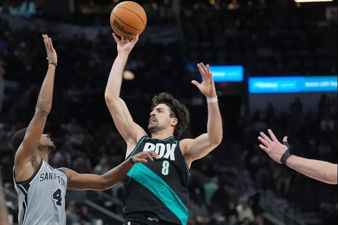 שחקן פורלטנד טרייבלייזרס דני אבדיה