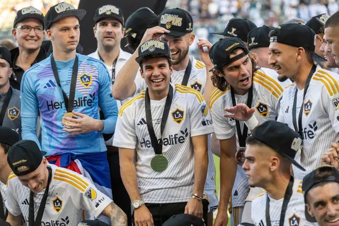 ריקי פוץ', לוס אנג'לס גלאקסי