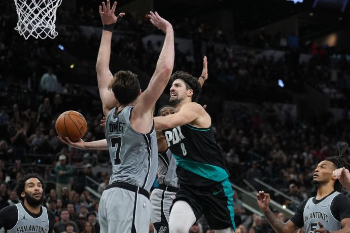 שחקן פורלטנד טרייבלייזרס דני אבדיה