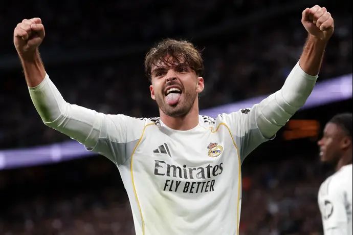 ראול אסנסיו שחקן ריאל מדריד חוגג שער