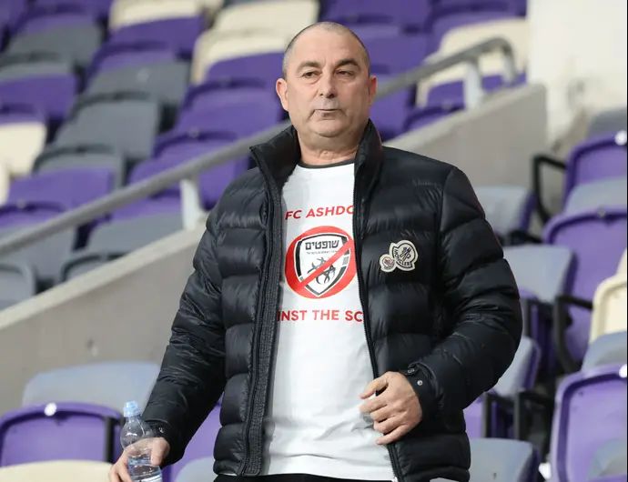 ג'קי בן זקן מ.ס. אשדוד עם חולצת 