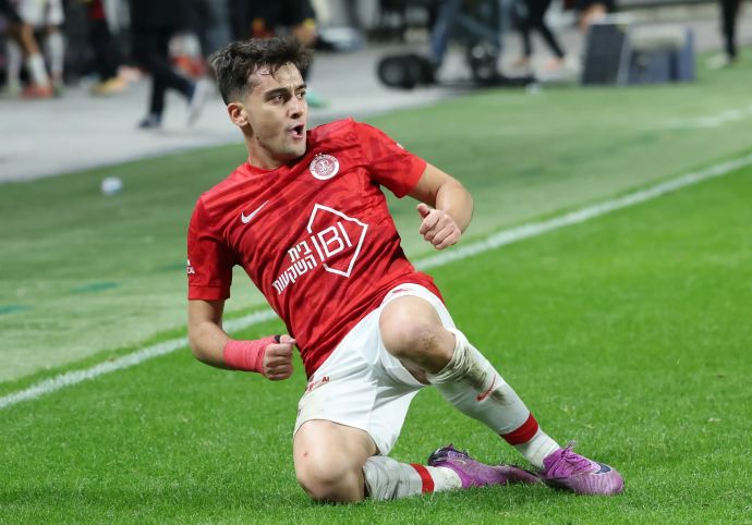 לויזוס לויזו שחקן הפועל תל אביב חוגג שער