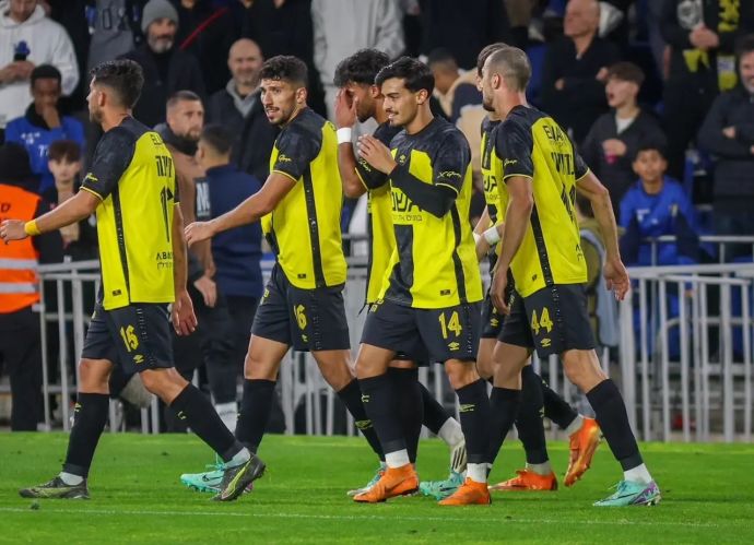 שחקני בית"ר ירושלים חוגגים