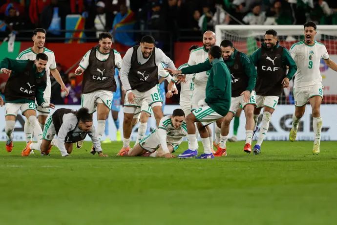 אדיל בולבינה, שחקן אלג'יריה