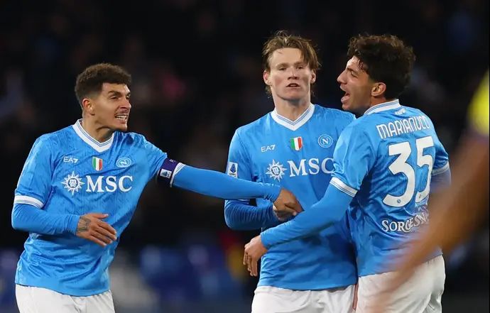 שחקני נאפולי עם ג'ובאני די לורנצו