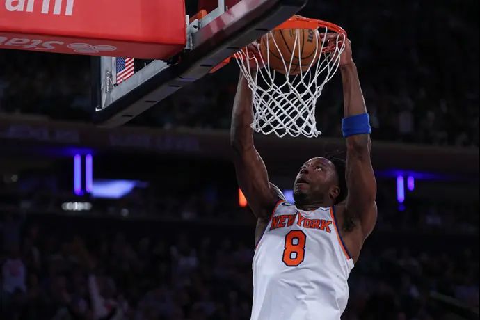 שחקן ניו יורק ניקס או ג'י אנונובי