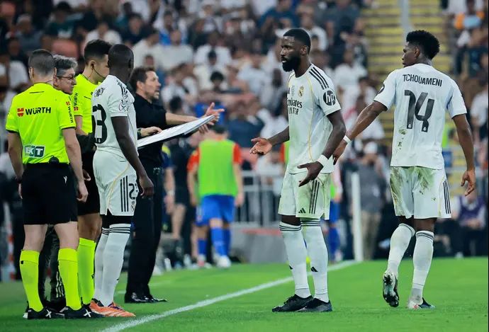 אנטוניו רודיגר שחקן ריאל מדריד מגיב להחלפתו