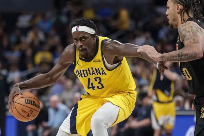 שחקן אינדיאנה פסקל סיאקם