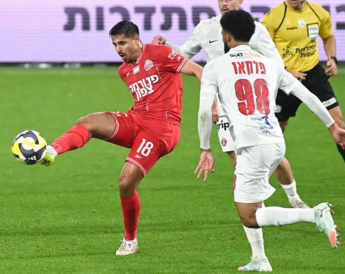 שחקן הפועל חיפה, אופק ביטון