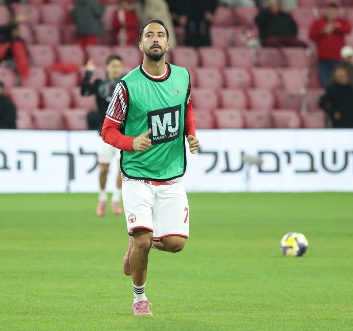 אליאל פרץ שחקן הפועל באר שבע בחימום