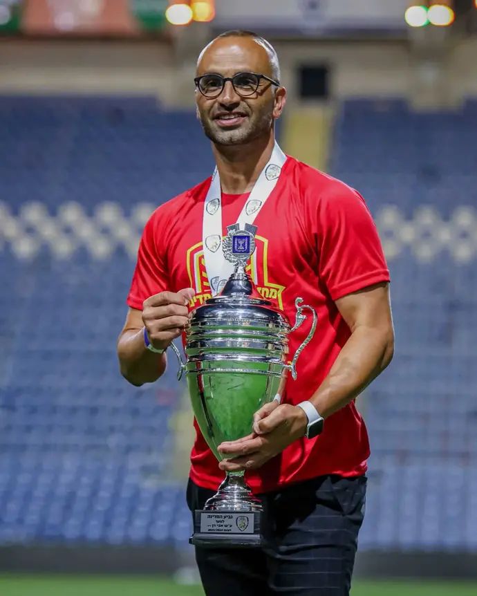 אבי אבינו אחרי הזכייה של מ.ס. אשדוד בגביע המדינה לנוער
