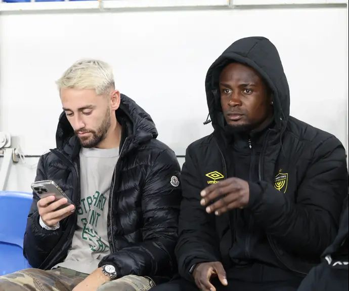 בוריס אנו, עומר אצילי שחקני בית"ר ירושלים ביציע