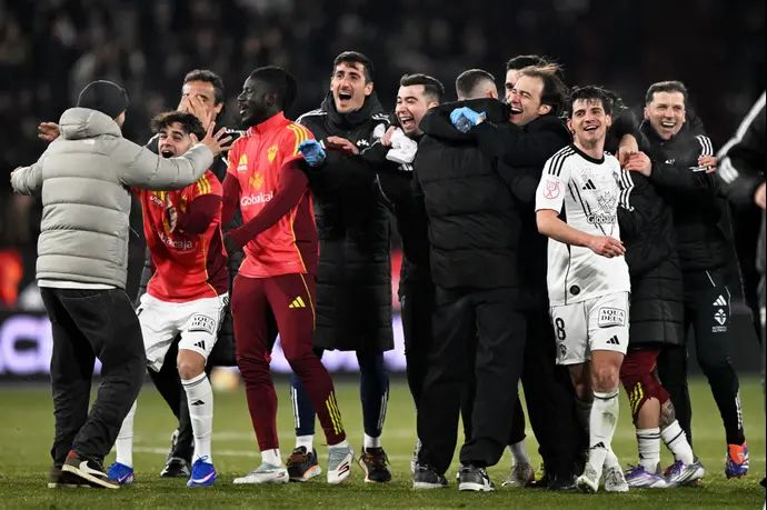 שחקני אלבסטה חוגגים