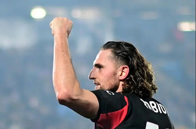 שחקן מילאן, אדריאן ראביו