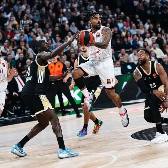 כריס ג'ונס שחקן הפועל תל אביב