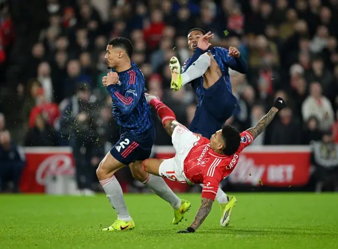 שחקני ארסנל סאליבה וגבריאל מול נוטינגהאם