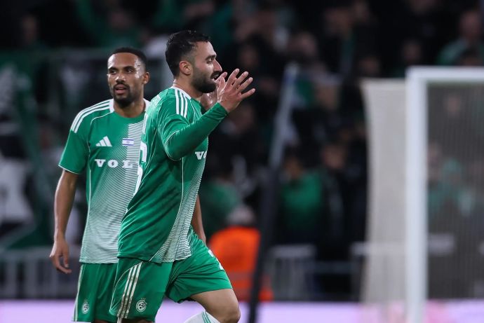 מיכאל אוחנה שחקן מכבי חיפה חוגג שער