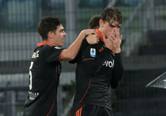 ניקו פאס, קשר קומו