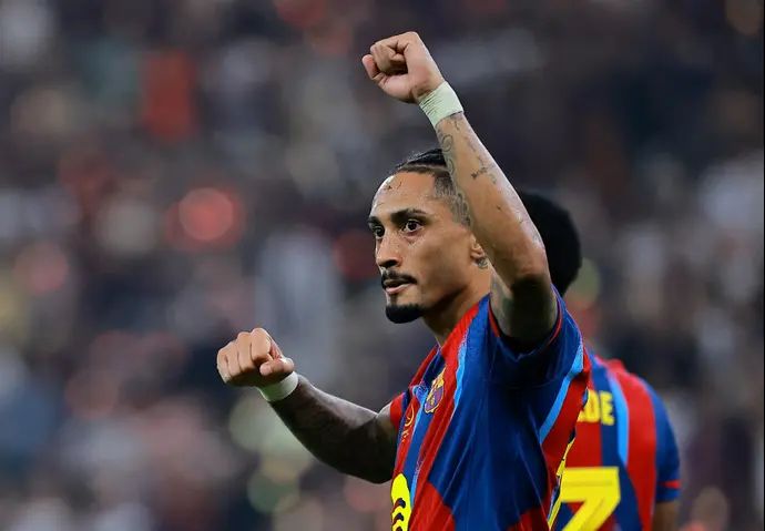 ראפיניה שחקן ברצלונה חוגג שער